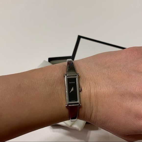 Gucci Vintage Watch with Box & Duster - Picture 6 of 13